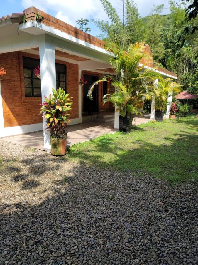 Casa Quinta Privada Con Piscina Soleada Billar, Tejo, Jacuzzy Climatizado, Kiosco * La Vega (Cundinamarca)