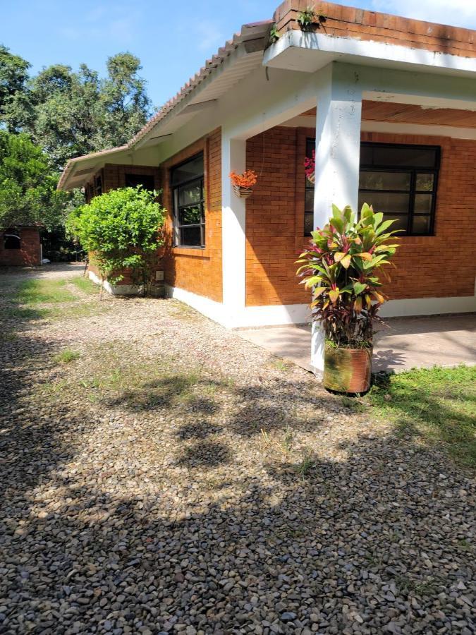 Casa Quinta Privada Con Piscina Soleada Billar, Tejo, Jacuzzy Climatizado, Kiosco Villa *