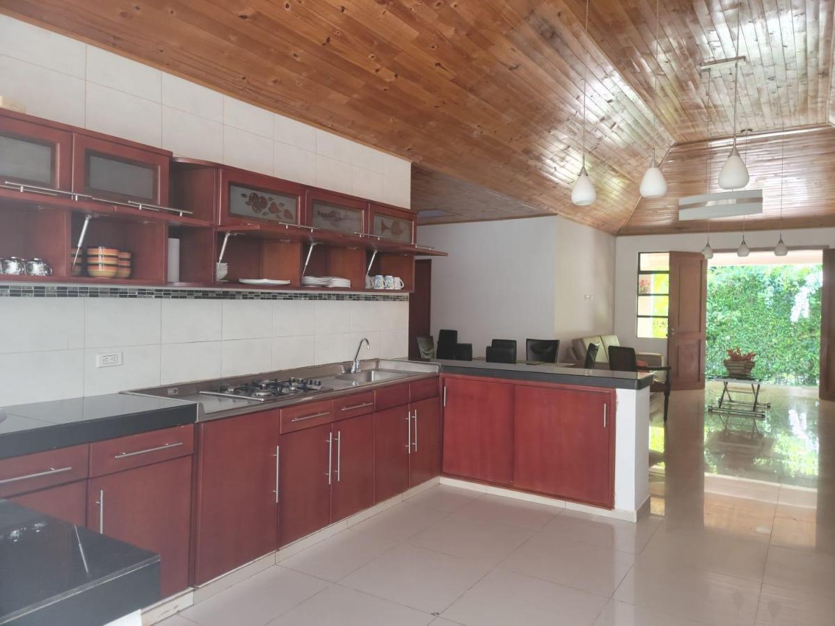 Casa Quinta Privada Con Piscina Soleada Billar, Tejo, Jacuzzy Climatizado, Kiosco Villa La Vega (Cundinamarca)