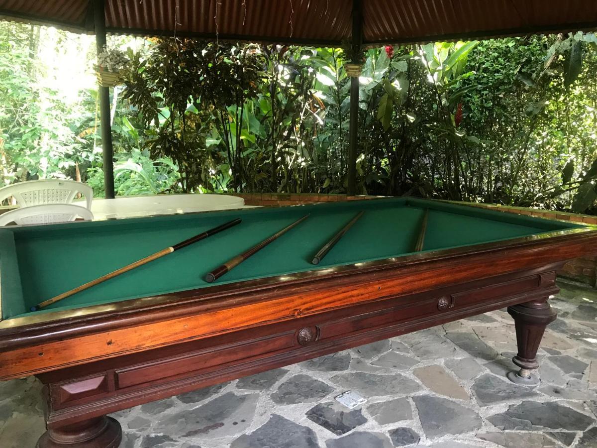 Villa Casa Quinta Privada Con Piscina Soleada Billar, Tejo, Jacuzzy Climatizado, Kiosco