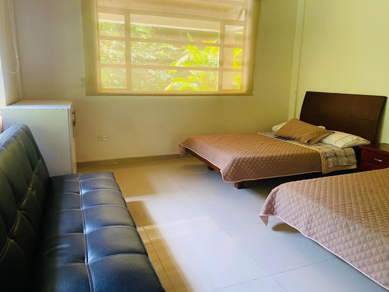 Villa Casa Quinta Privada Con Piscina Soleada Billar, Tejo, Jacuzzy Climatizado, Kiosco *